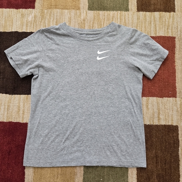 Nike Boys T-shirt Size L - Picture 1 of 3